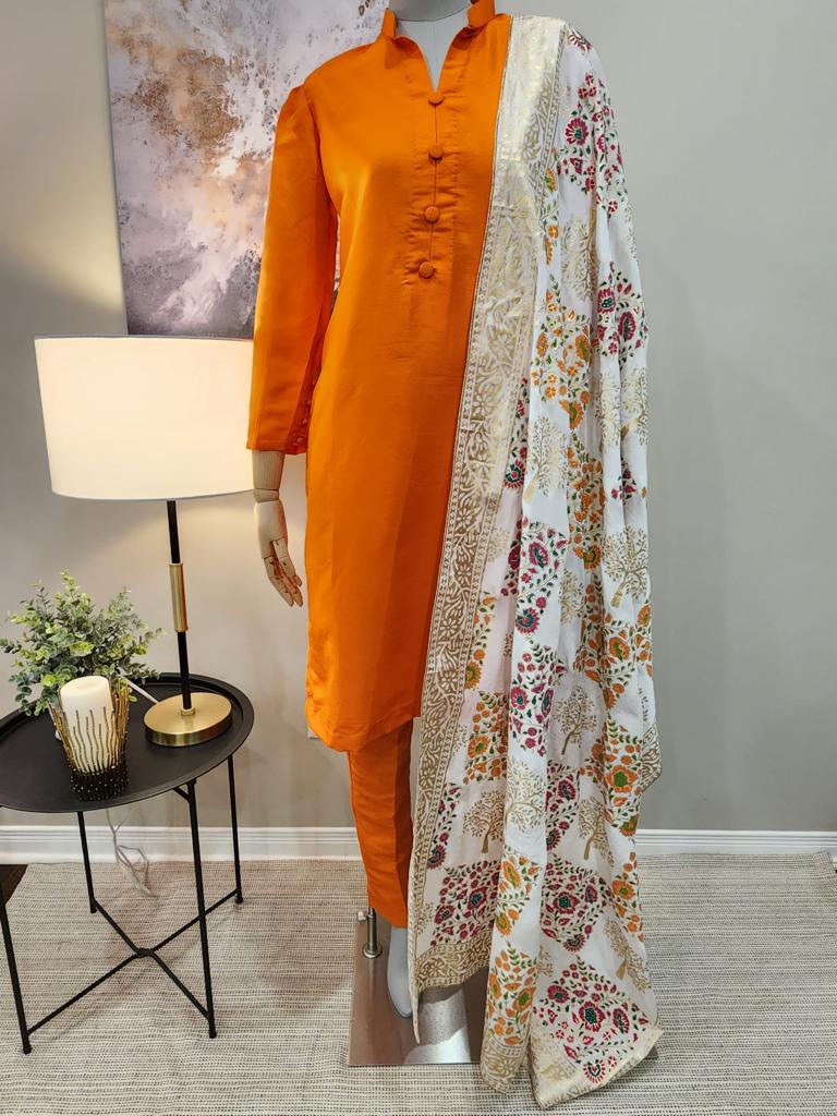 ORANGE SOLID COLOUR