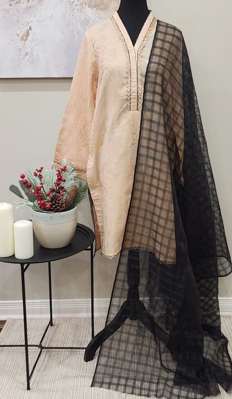 BLACK CHECKERED DUPATTA